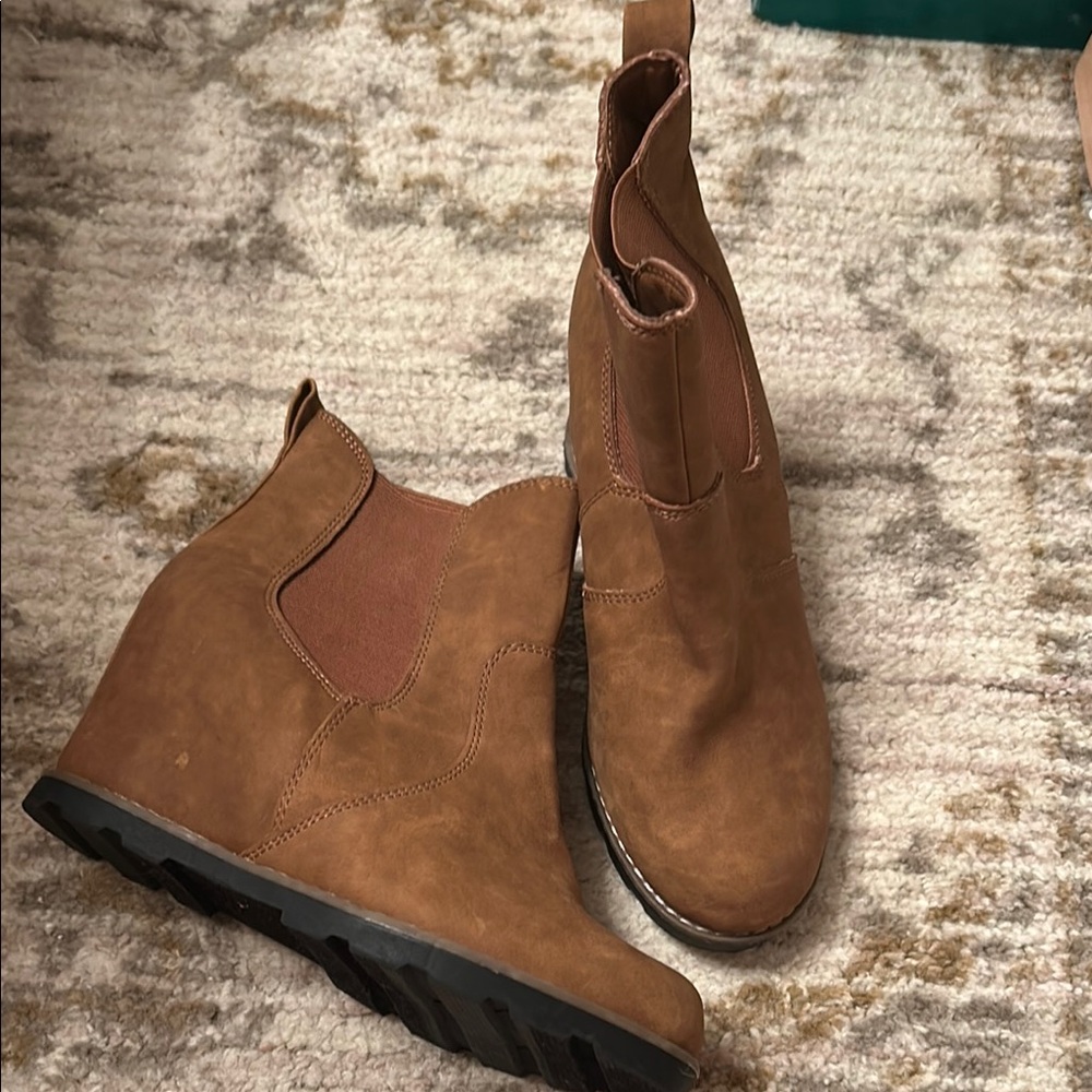 Universal thread boots